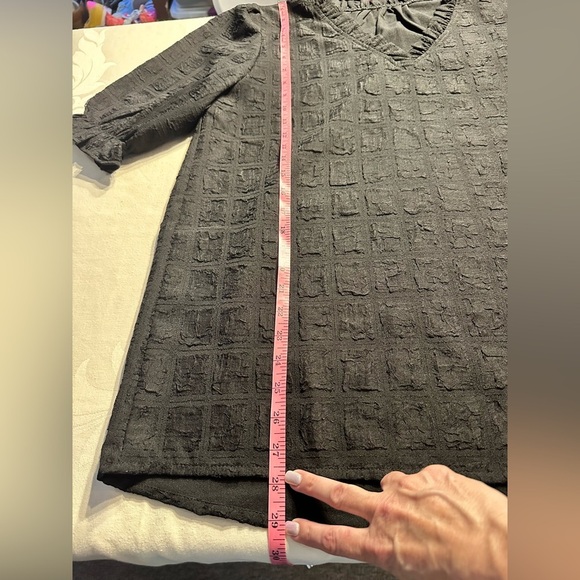 Black Ruffle V Neck Short Sleeves W/Ruffle Subtle Pattern Sz Lg Whimsigoth - Picture 5 of 6